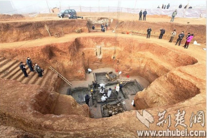 【中國考古現場】湖北随州文峰塔墓地發現「亞字形墓」
